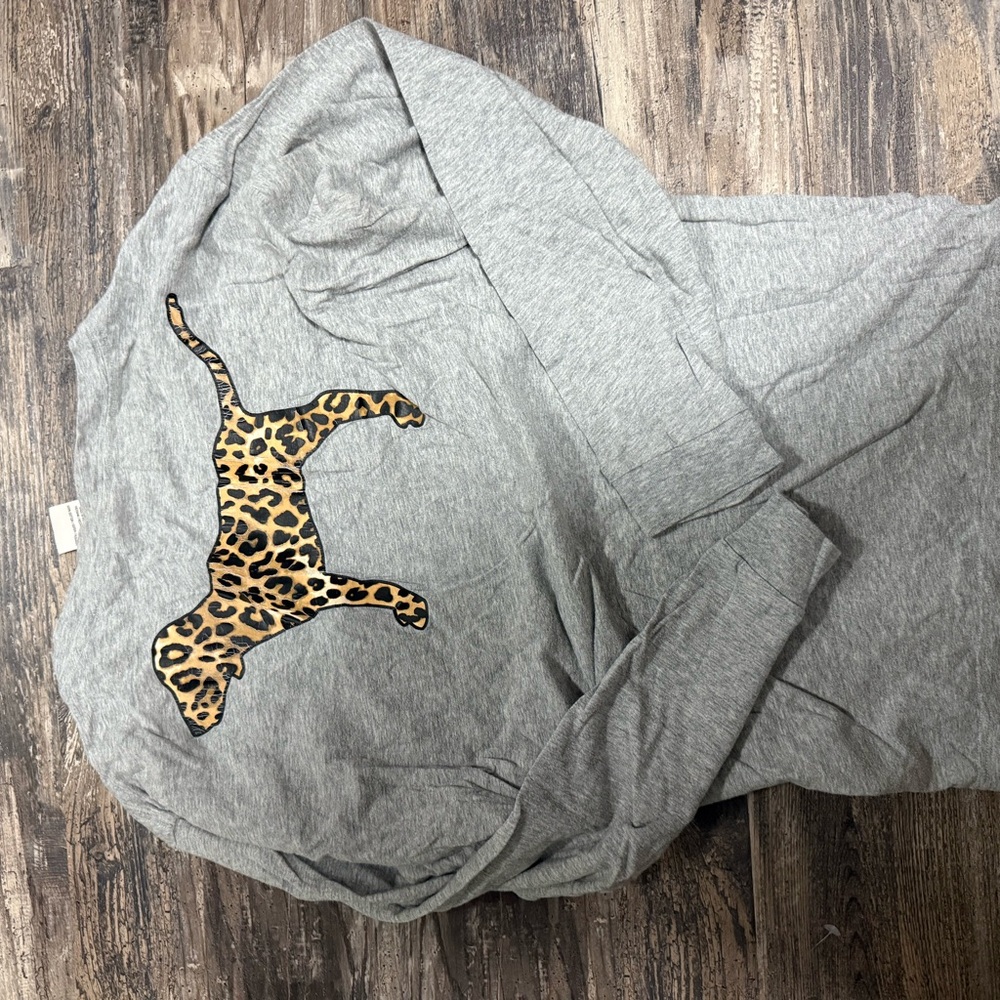 PINK Victoria's Secret Gray Long Sleeve Tee with Leopard Print
